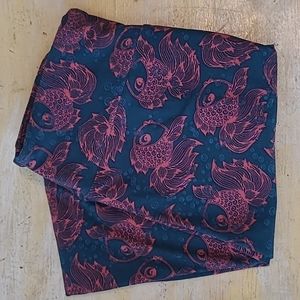 LuLaRoe Gree Pink Fish OS Leggings